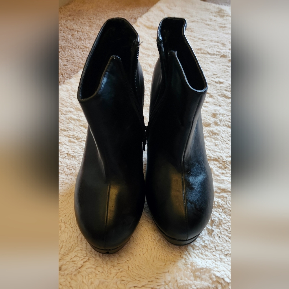 Ardene chunky ankle boot size 9